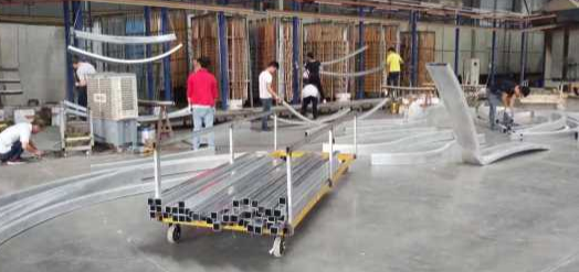 静电喷涂上底色